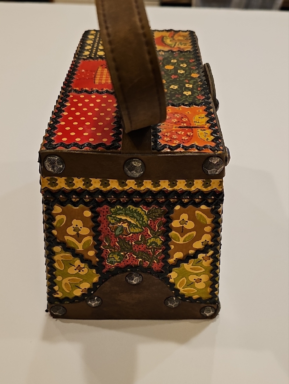 Vintage Mini Patchwork Decoupage Wooden Handbag Purse in Multicolor 8.5x4.75x5 - Picture 3 of 8